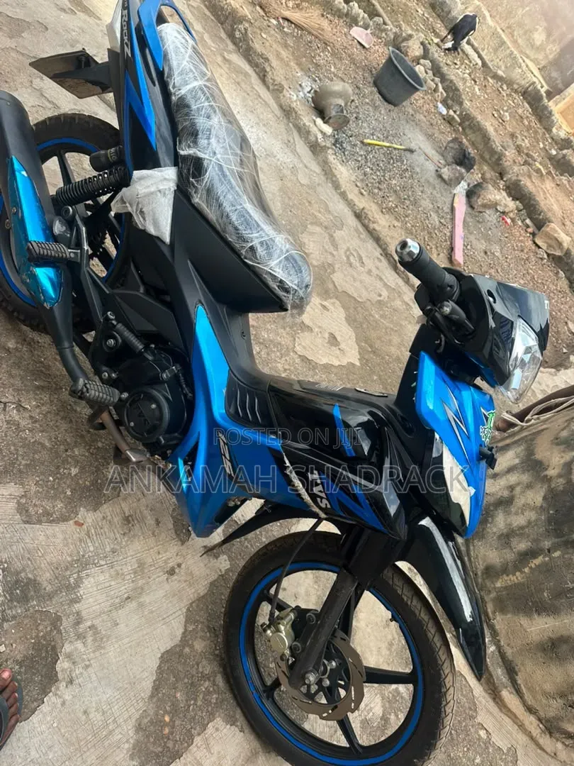 TVS Apache 160 4V 2025 Blue