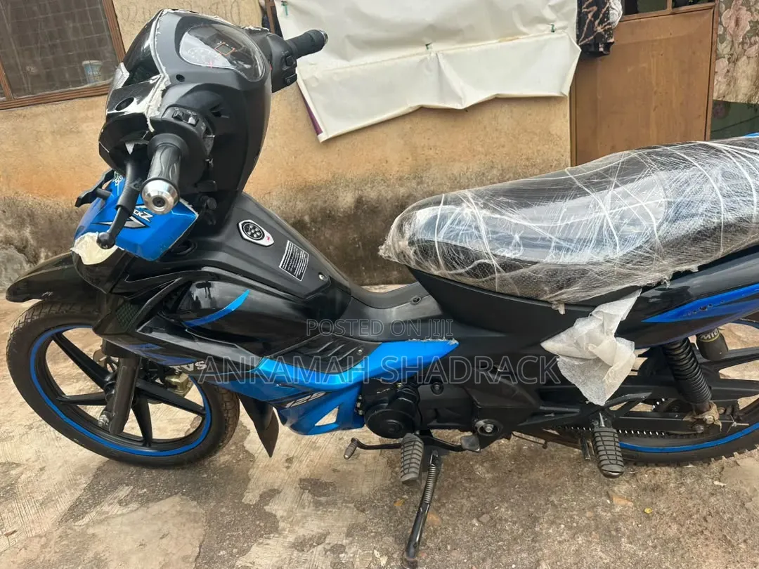 TVS Apache 160 4V 2025 Blue