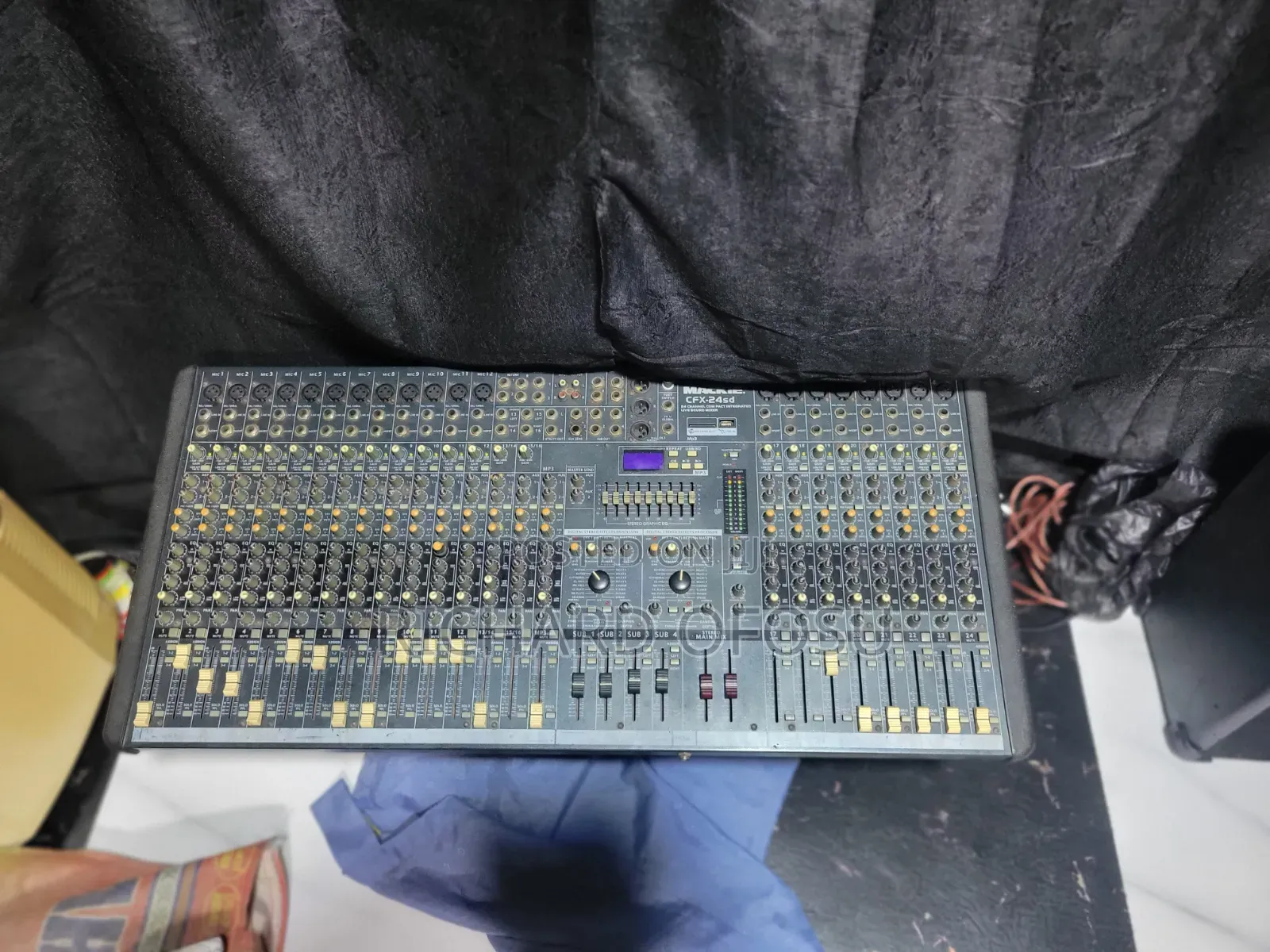 24 Channels Mixer