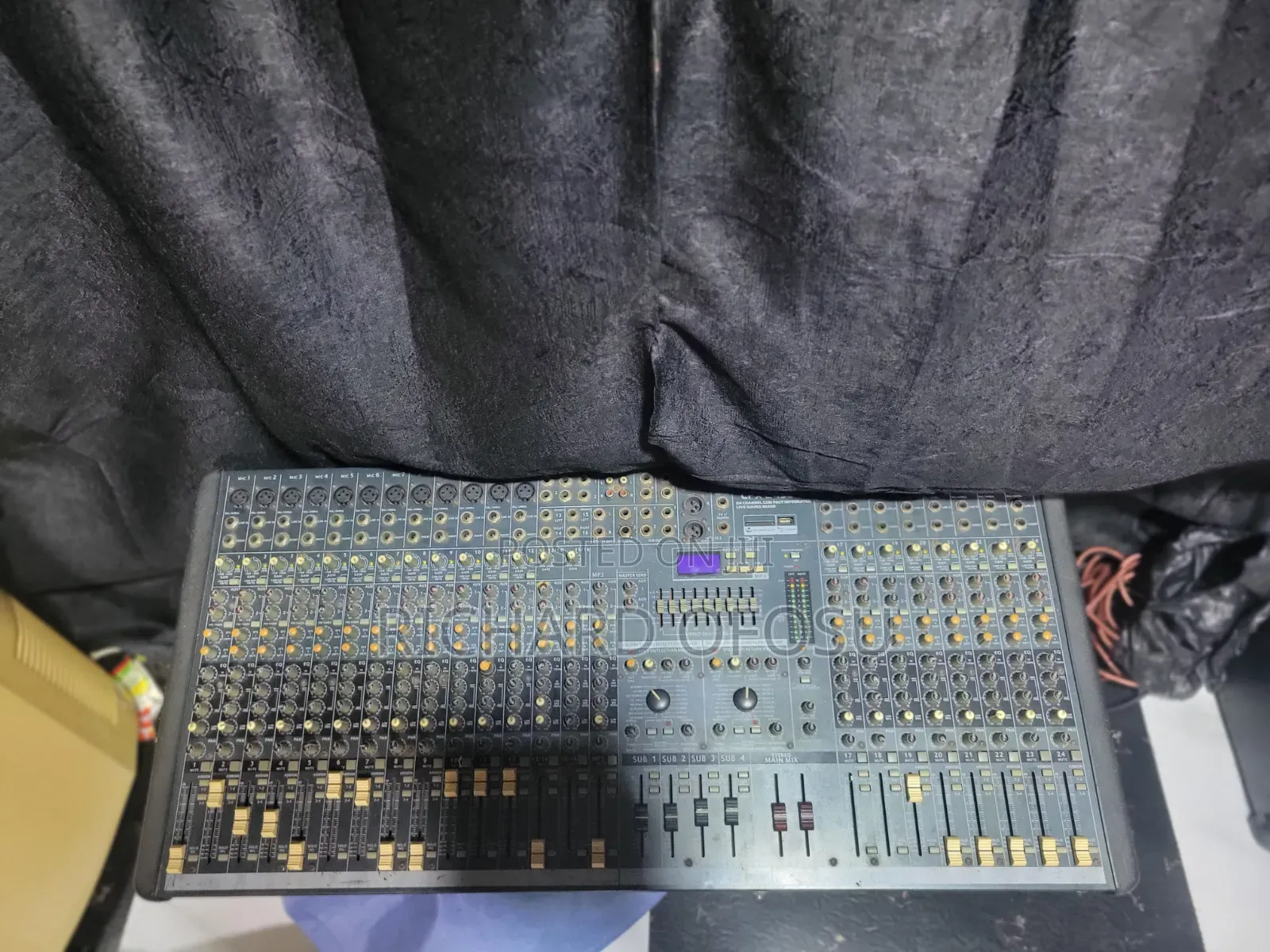 24 Channels Mixer