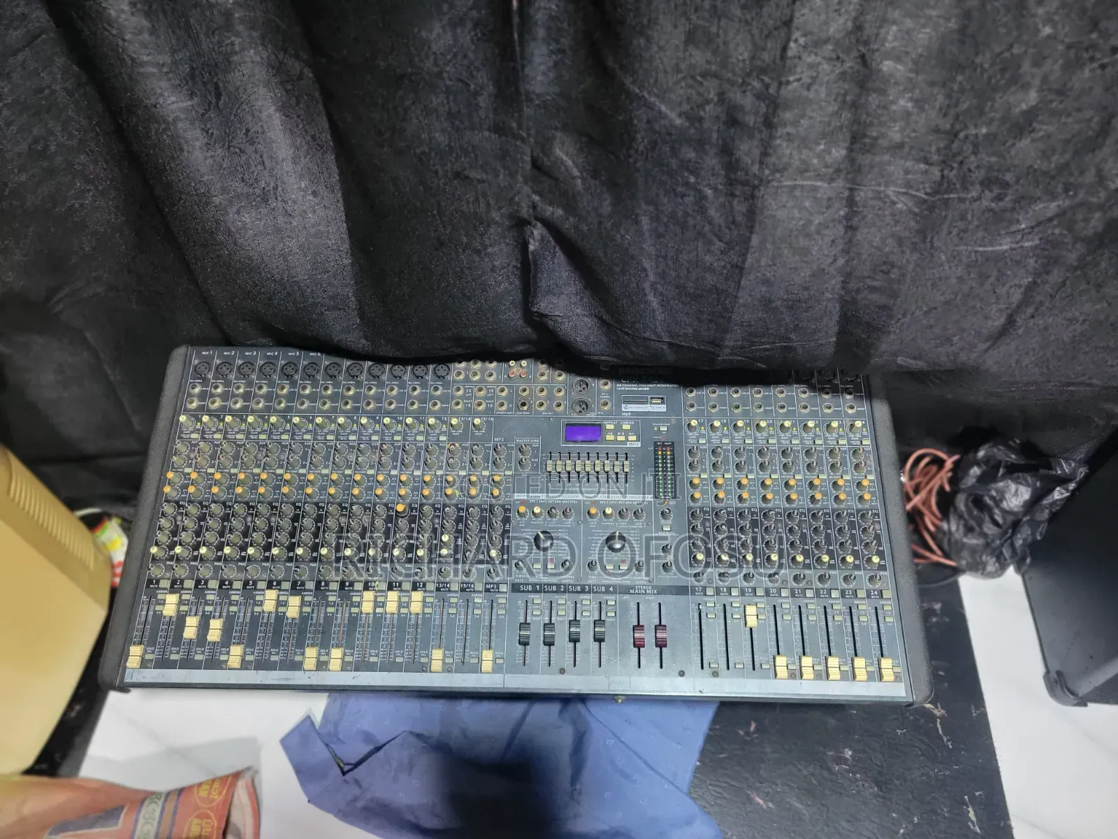 24 Channels Mixer