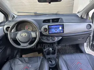 Toyota Vitz 1.3 FWD 3dr 2012 White