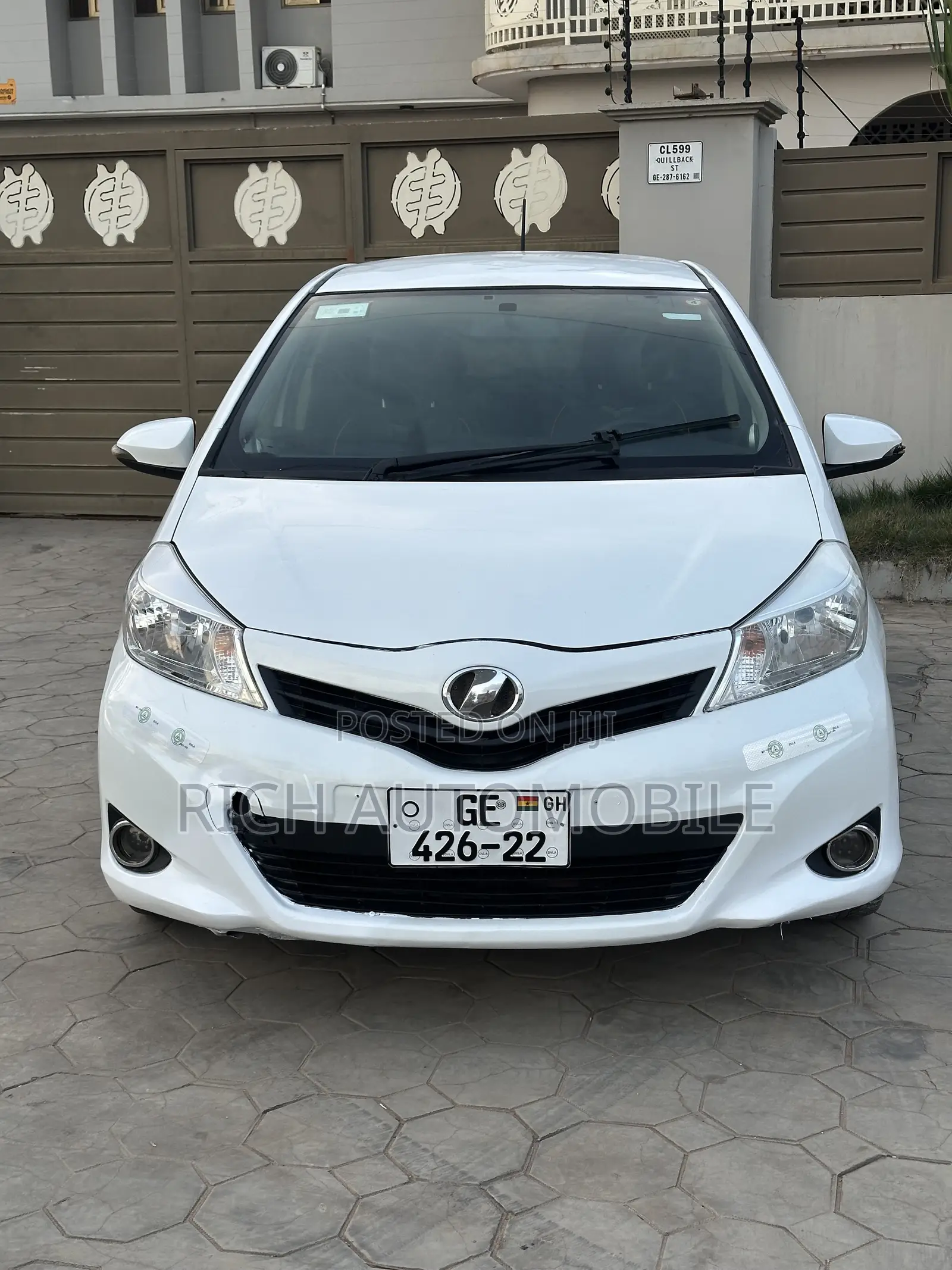 Toyota Vitz 1.3 FWD 3dr 2012 White
