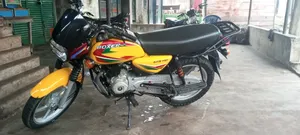 Bajaj Boxer 125 2016 Yellow