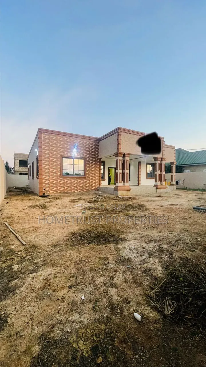 4bdrm House in Amasaman Dobro for sale