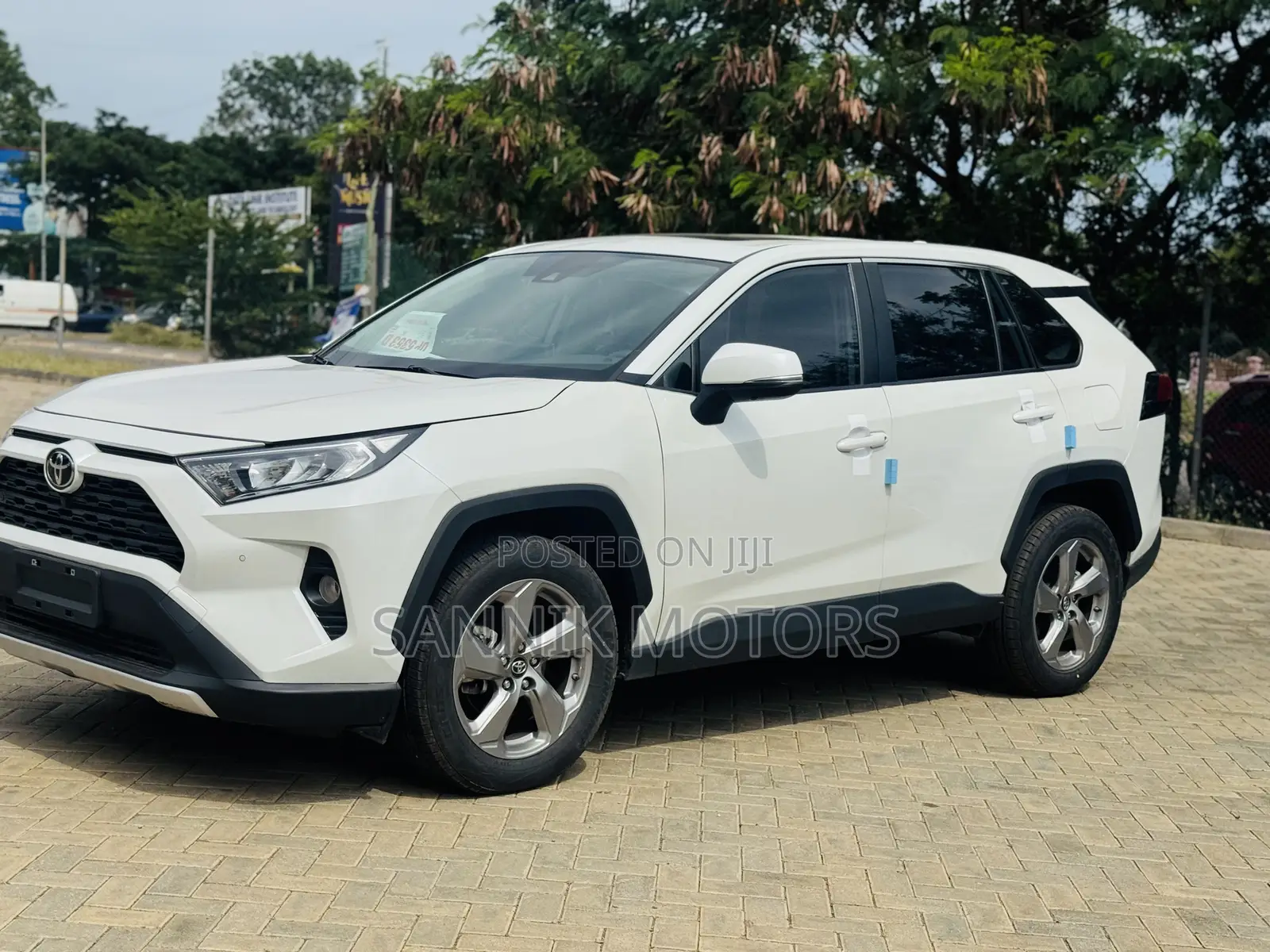Toyota RAV4 Limited 2022 White
