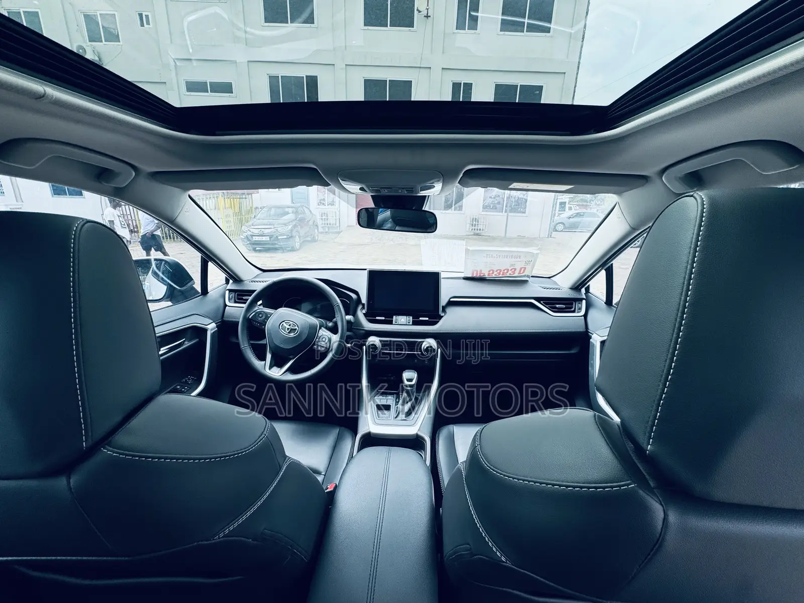 Toyota RAV4 Limited 2022 White