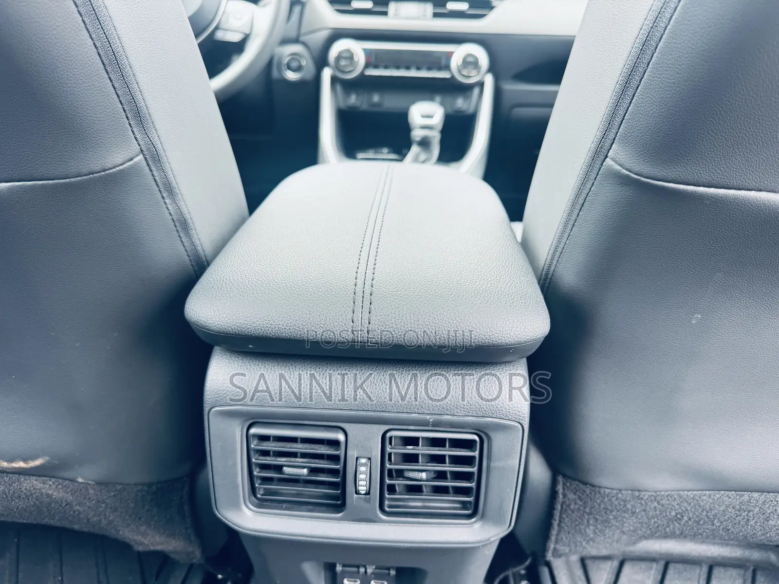 Toyota RAV4 Limited 2022 White