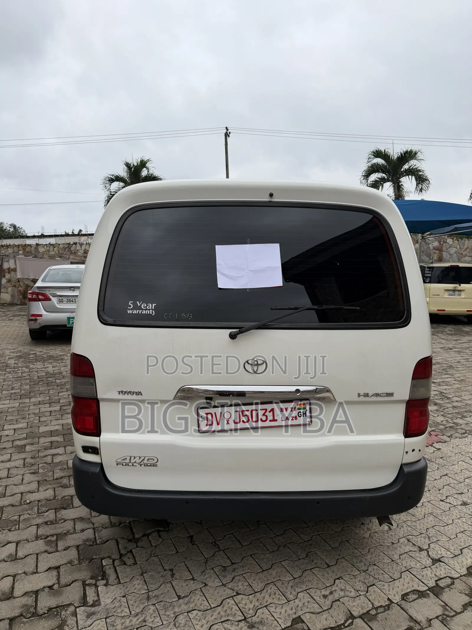 Toyota HiAce 2011 White