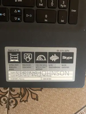 Laptop Acer Aspire E5-573 8GB Intel Core i3 HDD 320GB