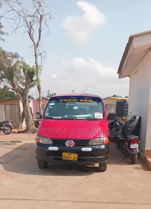 Toyota HiAce 2022 Red