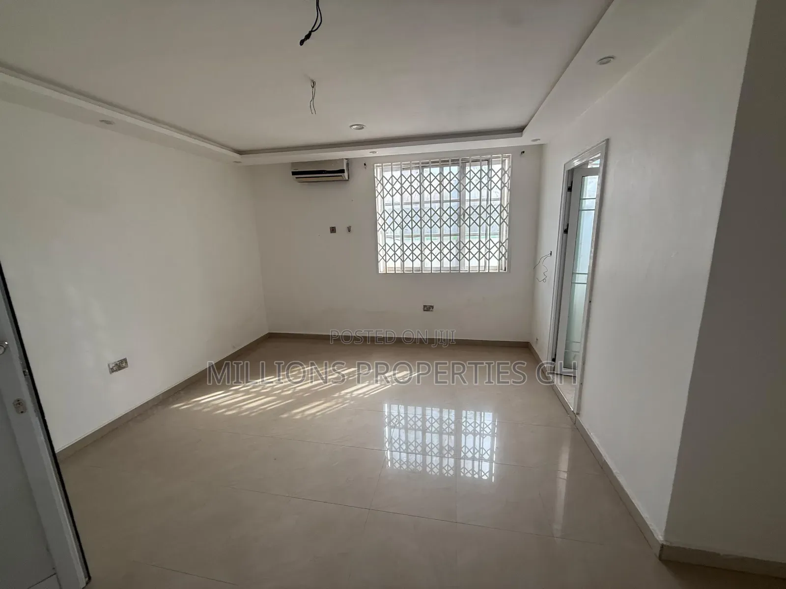 Hospital 4sale Accra Kasoa 19Rooms