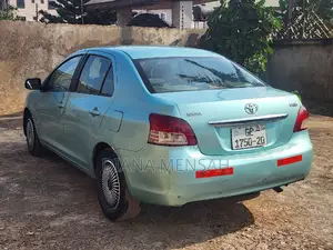 Toyota Yaris 2010 Green