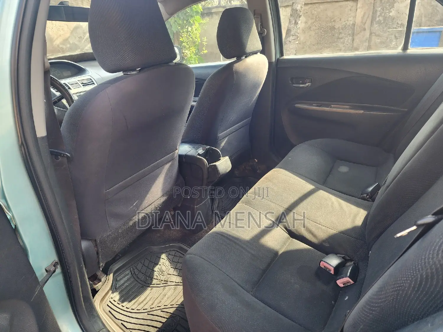 Toyota Yaris 2010 Green