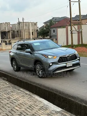 Toyota Highlander Platinum 2022 Blue
