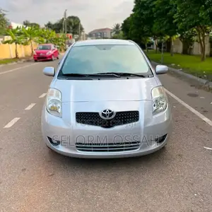 Toyota Yaris 2010 Silver