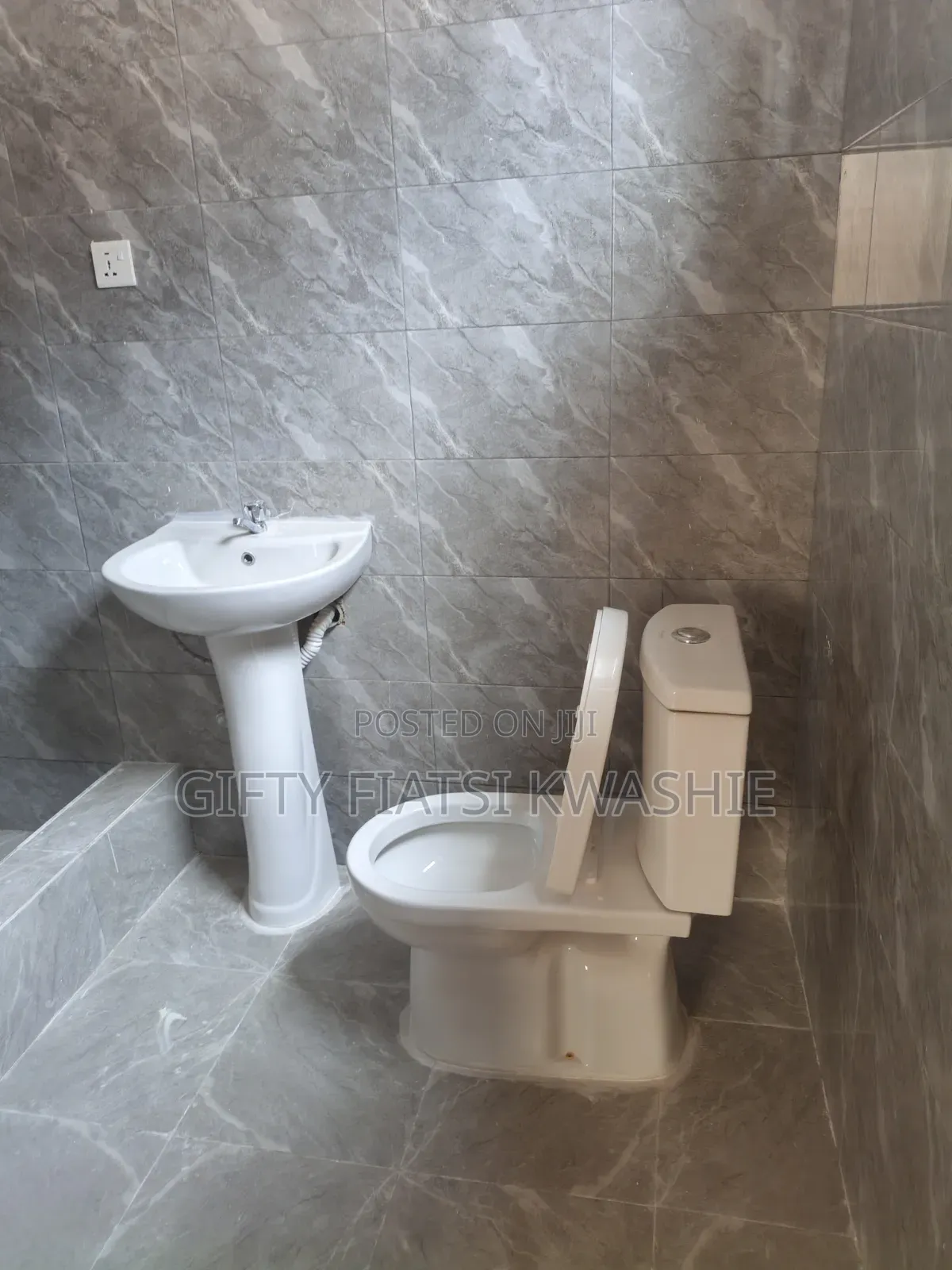 2bdrm Apartment in Atasomanso, Kumasi Metropolitan for rent