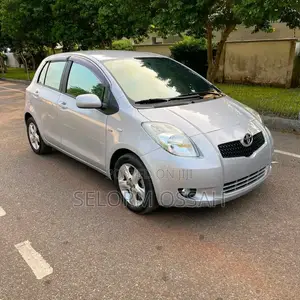 Toyota Yaris 2010 Silver