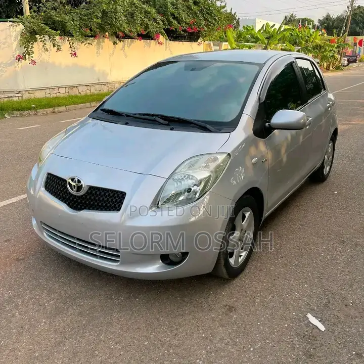 Toyota Yaris 2010 Silver
