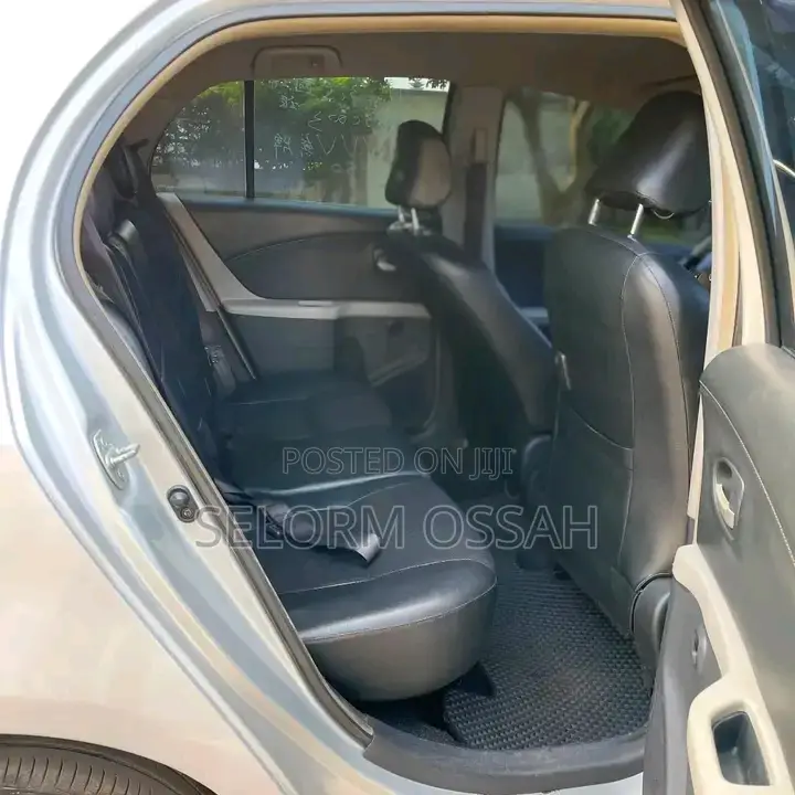 Toyota Yaris 2010 Silver