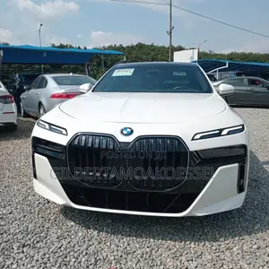 BMW 7 Series 740i xDrive AWD 2026 White