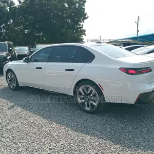 BMW 7 Series 740i xDrive AWD 2026 White