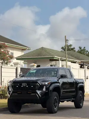 Toyota Tacoma SR5 Double Cab 6' Bed AT 2024 Black