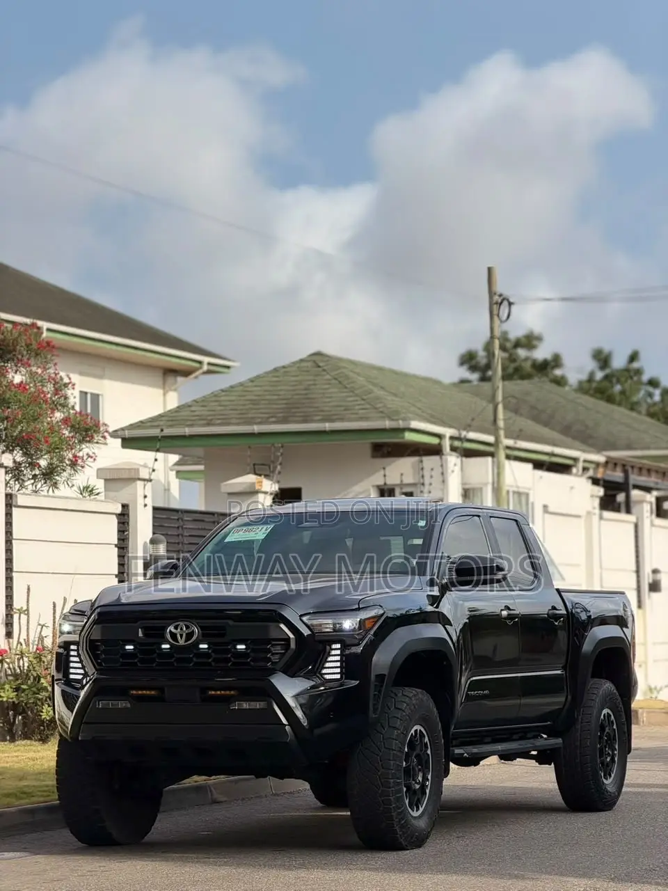 Toyota Tacoma SR5 Double Cab 6' Bed AT 2024 Black