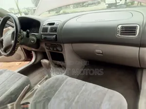 Toyota Corolla X 1.3 Automatic 2000 Red