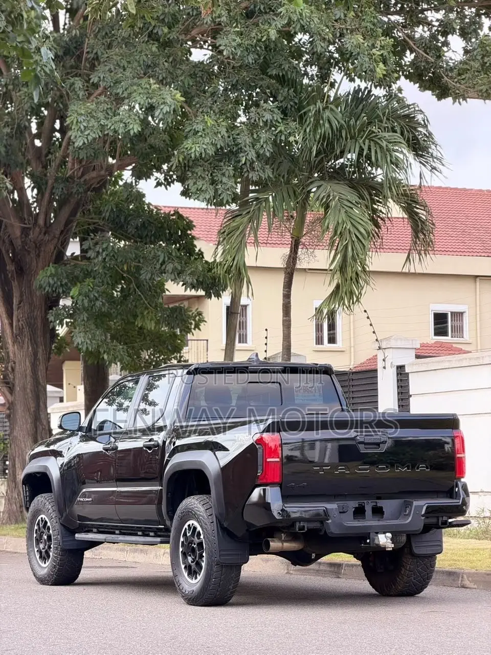 Toyota Tacoma SR5 Double Cab 6' Bed AT 2024 Black