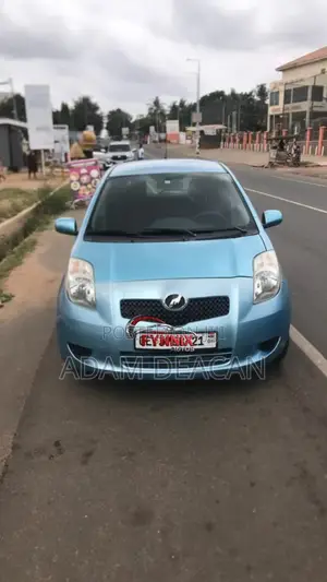 Toyota Vitz 2010 Teal