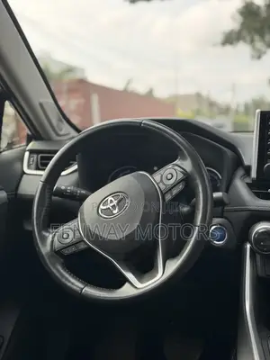 Toyota RAV4 XLE Premium 2022 Silver