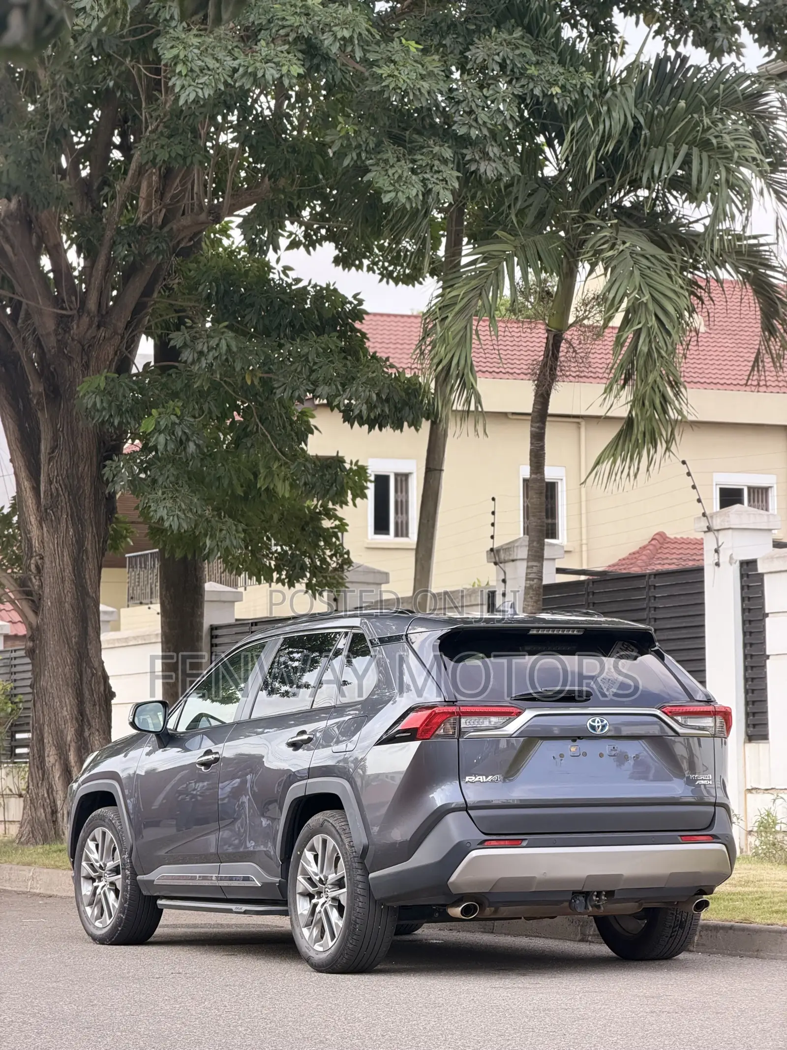 Toyota RAV4 XLE Premium 2022 Silver