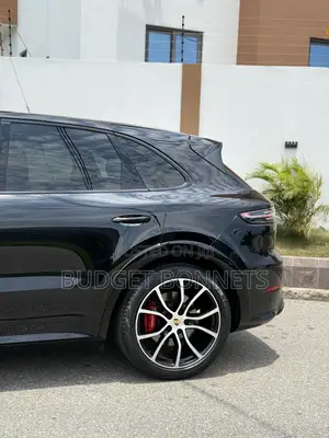 Porsche Cayenne GTS 2022 Black
