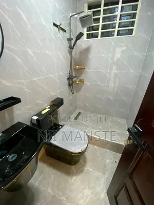 4bdrm House in Kindom, Baatsona Total for rent