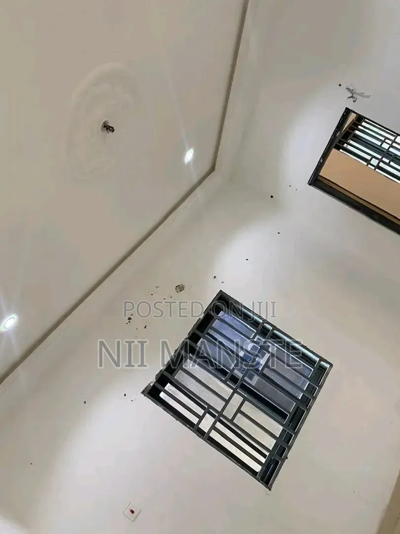4bdrm House in Kindom, Baatsona Total for rent