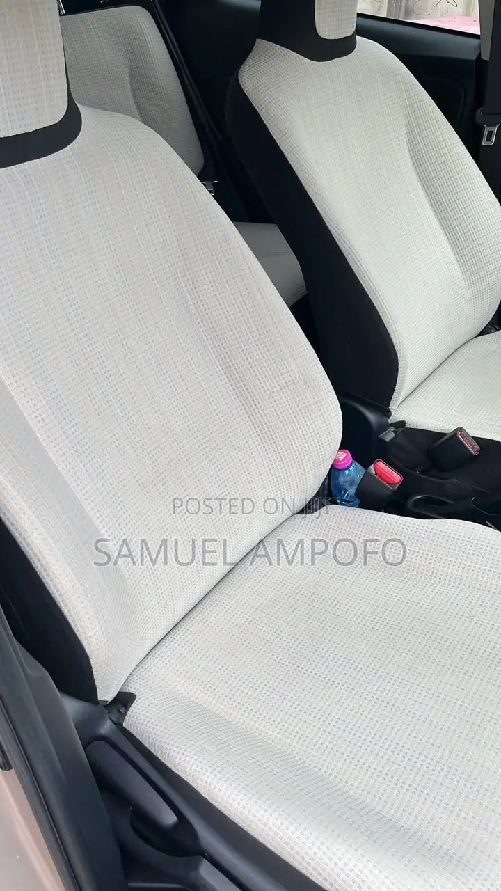 Toyota Vitz 1.3 FWD 5dr 2016 Brown