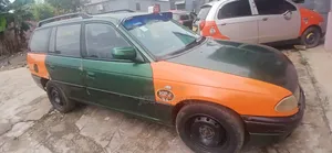 Opel Astra 1995 Green