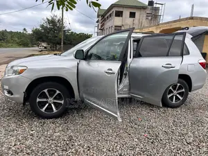 Toyota HiAce 2013 Silver
