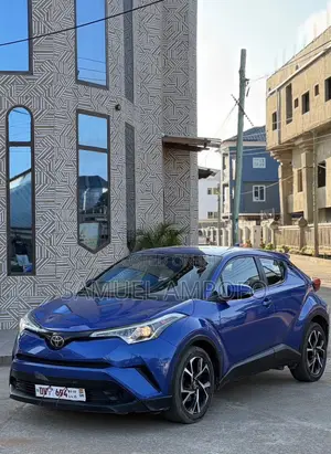 Toyota C-HR 2018 Blue