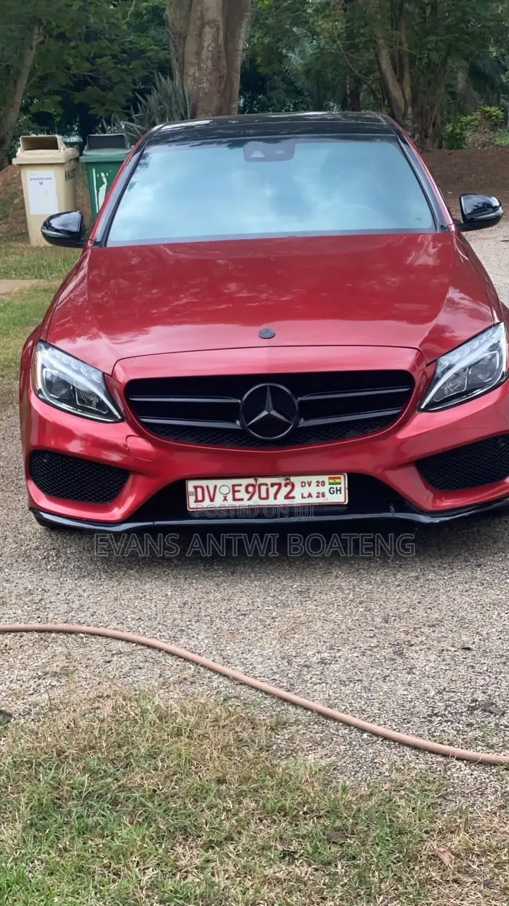 Mercedes-Benz C300 2017 Red
