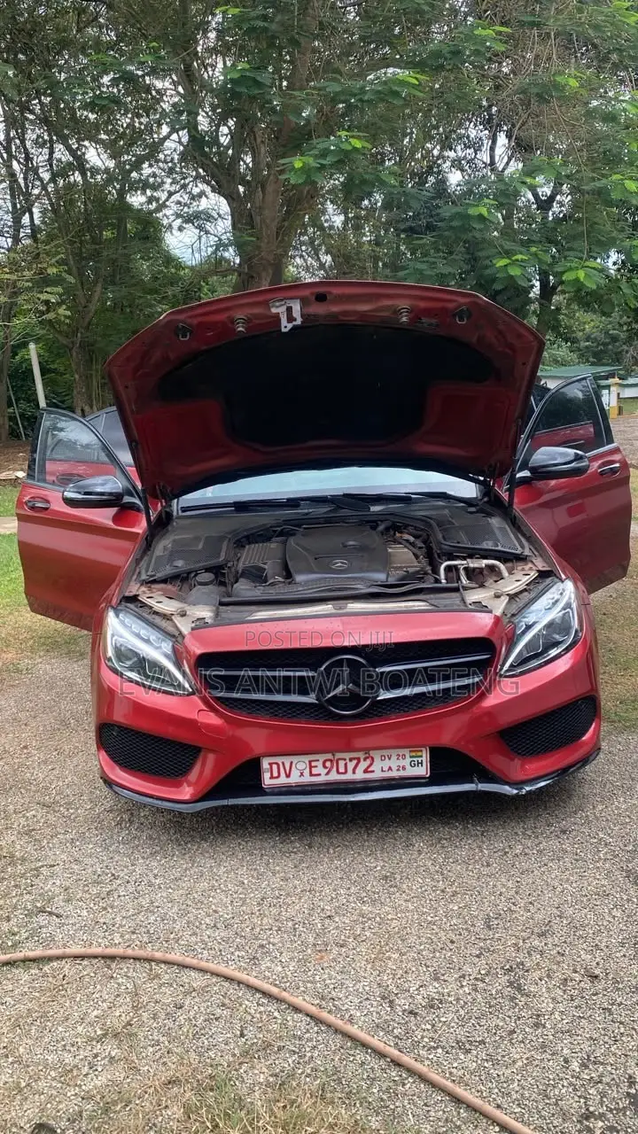 Mercedes-Benz C300 2017 Red
