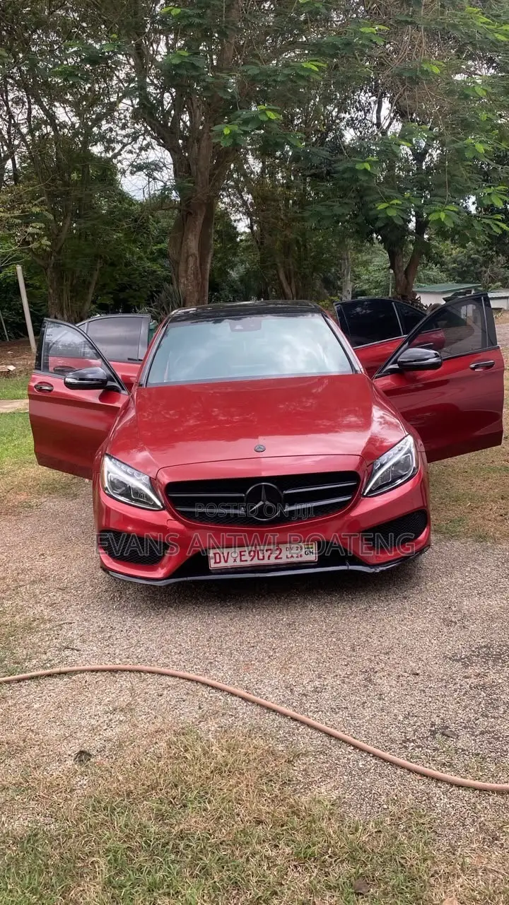 Mercedes-Benz C300 2017 Red