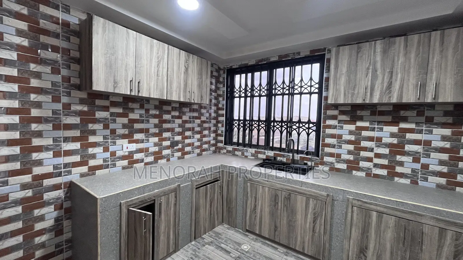 2bdrm Apartment in Lakeside for rent
