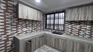 2bdrm Apartment in Lakeside for rent