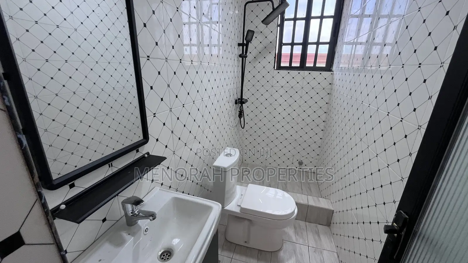 2bdrm Apartment in Lakeside for rent