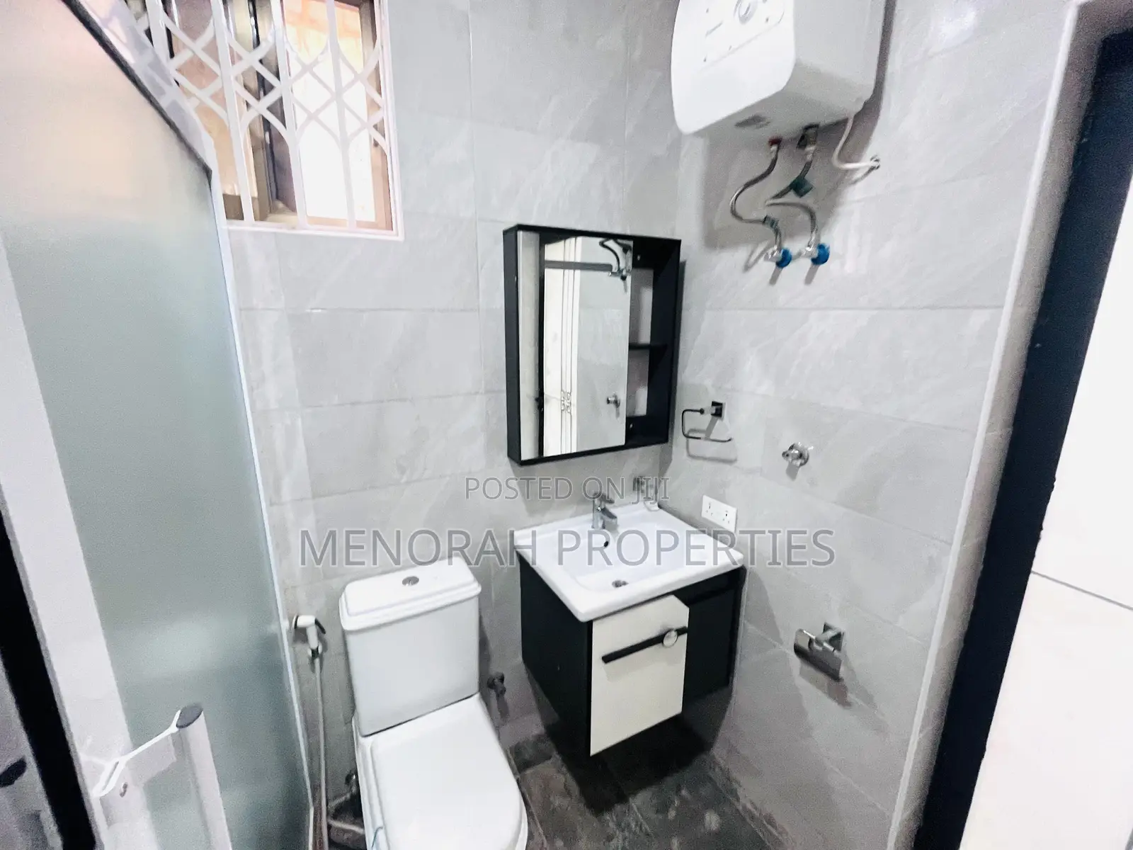 4bdrm Apartment in Adenta Amrahia for rent