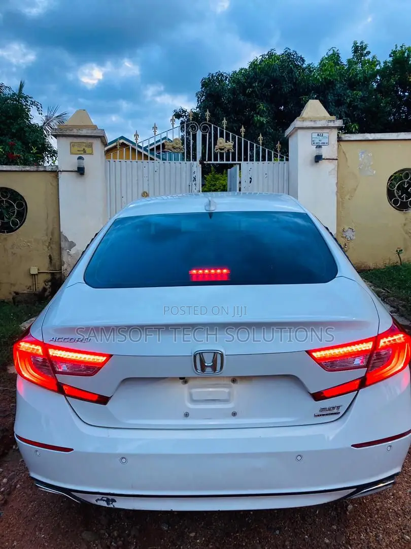 Honda Accord Touring 2.0T 2021 White