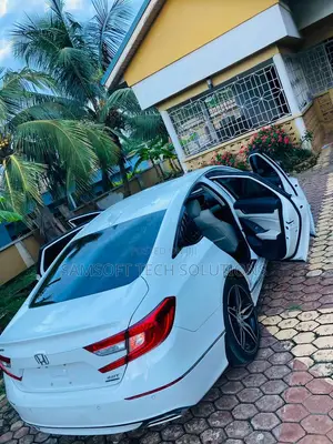 Honda Accord Touring 2.0T 2021 White