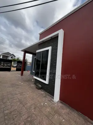 3bdrm House in Lakeside, Ashaley Botwe for sale